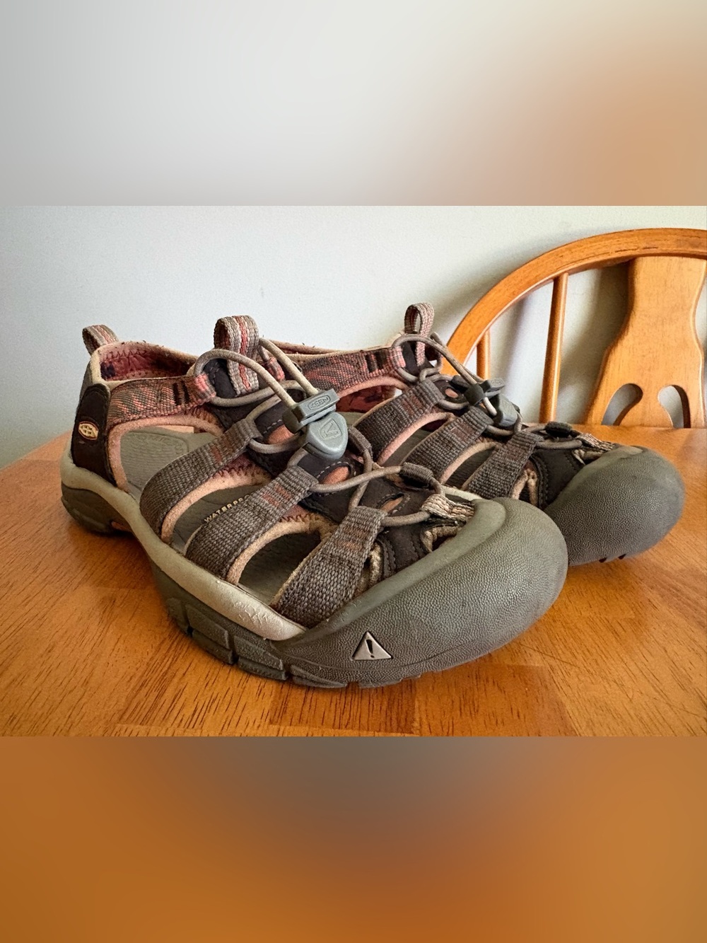 KEEN Women's Brown and Pink Strap Hiking Sandals